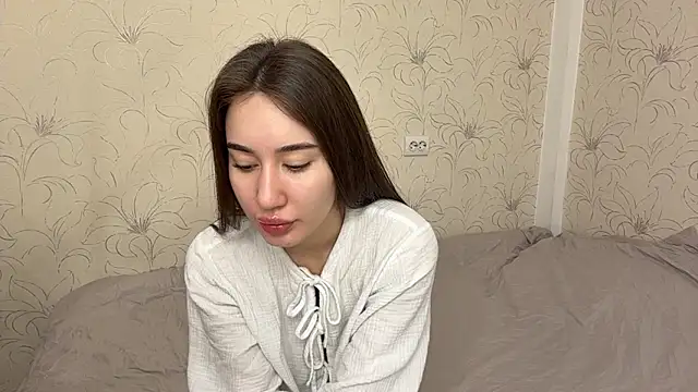 Snapshot of NamiLoon chatting on March 2026 04:13:02 AM NamiLoon online show from March 2026 04:13:02 AM