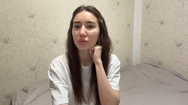 Snapshot of NamiLoon chatting on April 2026 04:21:02 AM NamiLoon online show from April 2026 04:21:02 AM