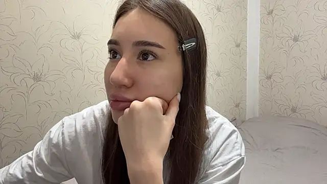 Snapshot of NamiLoon chatting on April 2026 04:11:01 AM NamiLoon online show from April 2026 04:11:01 AM