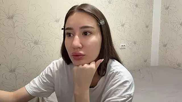 Snapshot of NamiLoon chatting on April 2026 03:58:01 AM NamiLoon online show from April 2026 03:58:01 AM