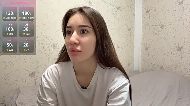 Snapshot of NamiLoon chatting on April 2026 04:07:02 AM NamiLoon online show from April 2026 04:07:02 AM