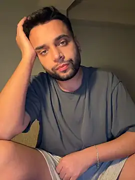 Snapshot of Arin21201 chatting on April 2026 08:06:02 PM Arin21201 online show from April 2026 08:06:02 PM