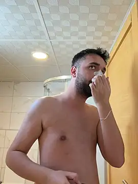 Snapshot of Arin21201 chatting on April 2026 12:42:01 PM Arin21201 online show from April 2026 12:42:01 PM