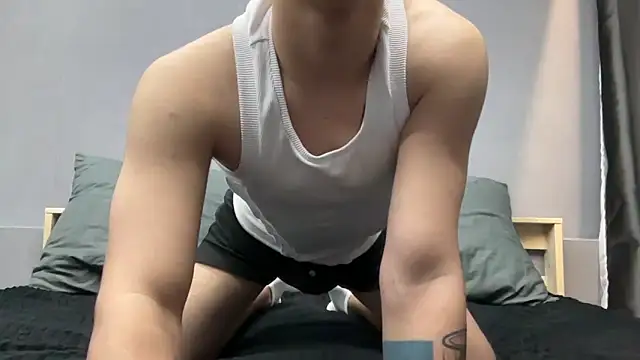 MaxWoolf online show from April 2026 04:33:02 PM