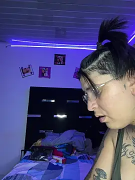 lunaa love online show from April 2026 02:09:02 AM