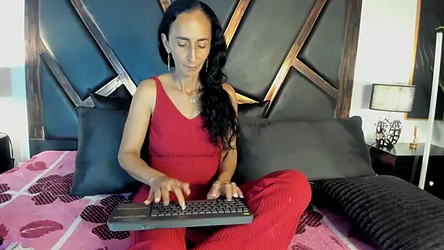 Snapshot of SamanttaLopez chatting on April 2026 08:42:02 PM SamanttaLopez online show from April 2026 08:42:02 PM