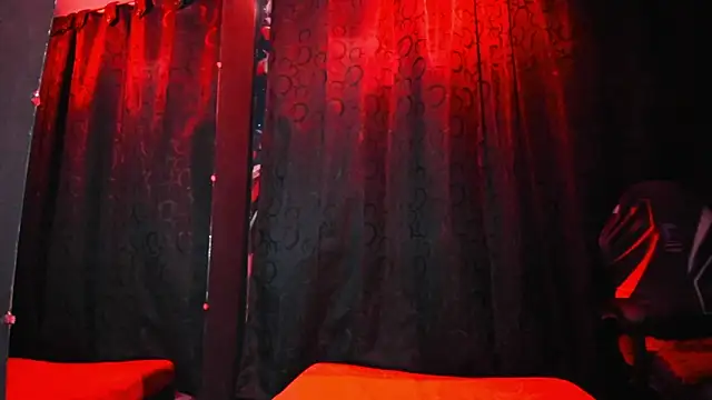 Annaleah  online show from April 2026 11:43:01 AM