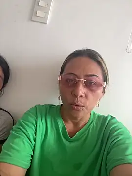 Snapshot of _violeta_99 chatting on April 2026 08:06:02 PM violeta 99 online show from April 2026 08:06:02 PM