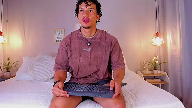 Snapshot of dominik_drake chatting on July 2026 12:20:02 PM dominik drake online show from July 2026 12:20:02 PM