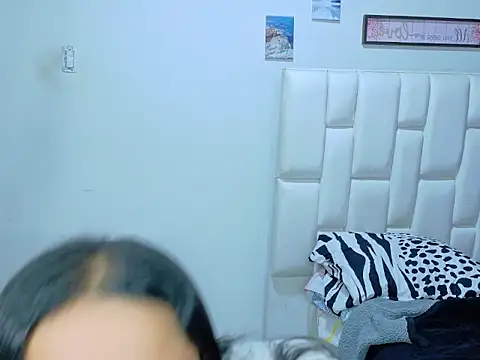 Snapshot of LeticiaVisconti chatting on April 2026 07:40:01 PM LeticiaVisconti online show from April 2026 07:40:01 PM