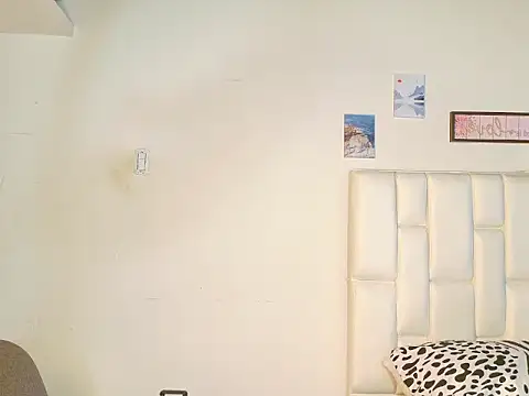 Snapshot of LeticiaVisconti chatting on April 2026 03:29:01 PM LeticiaVisconti online show from April 2026 03:29:01 PM