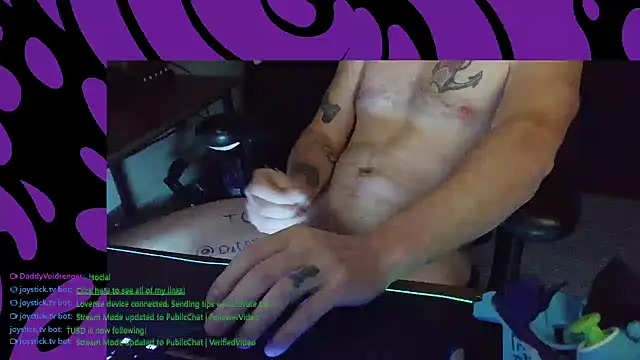 Snapshot of DaddyVoidrenger1 chatting on April 2026 01:08:01 AM DaddyVoidrenger1 online show from April 2026 01:08:01 AM