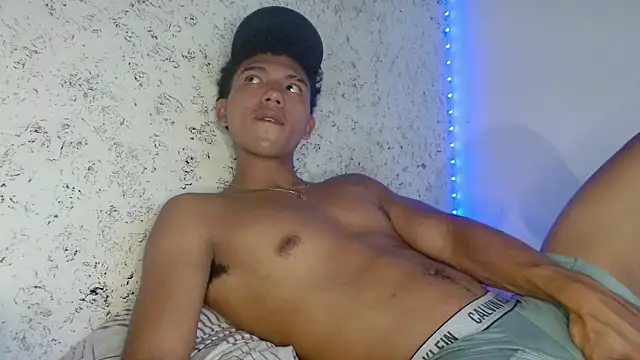 Snapshot of tonydesire_ chatting on April 2026 08:13:02 PM tonydesire online show from April 2026 08:13:02 PM