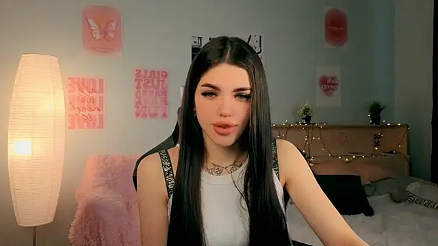 Snapshot of molly_rettyy chatting on April 2026 04:13:02 AM molly rettyy online show from April 2026 04:13:02 AM