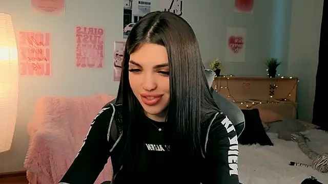 Snapshot of molly_rettyy chatting on April 2026 04:28:01 AM molly rettyy online show from April 2026 04:28:01 AM