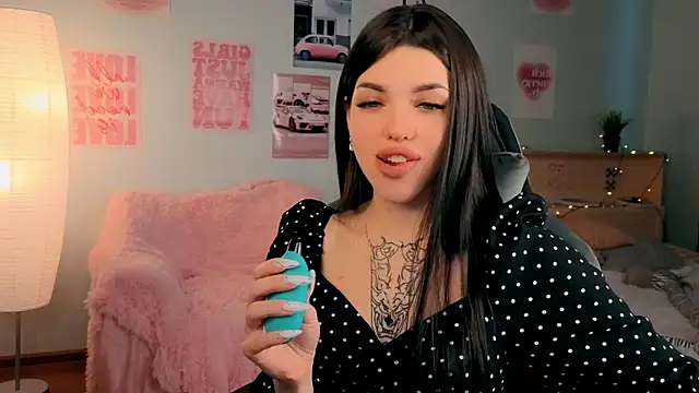 Snapshot of molly_rettyy chatting on April 2026 04:08:02 AM molly rettyy online show from April 2026 04:08:02 AM