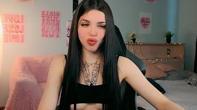 Snapshot of molly_rettyy chatting on May 2026 04:28:01 AM molly rettyy online show from May 2026 04:28:01 AM