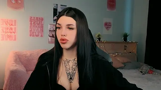 Snapshot of molly_rettyy chatting on May 2026 03:45:02 AM molly rettyy online show from May 2026 03:45:02 AM