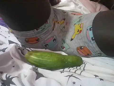 Freakybaby13 online show from April 2026 02:03:02 PM