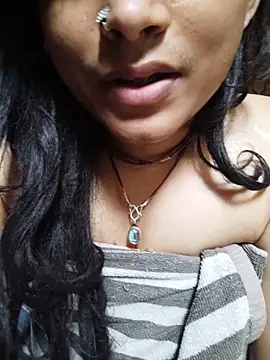 Snapshot of SweetTsAngel chatting on April 2026 07:24:01 AM SweetTsAngel online show from April 2026 07:24:01 AM