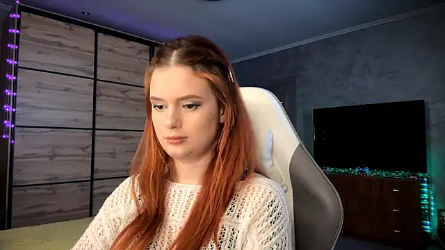 Snapshot of FoxyEmma chatting on April 2026 03:10:02 PM FoxyEmma online show from April 2026 03:10:02 PM