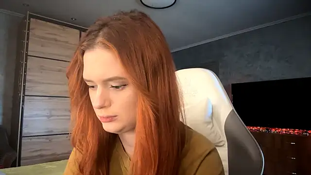 Snapshot of FoxyEmma chatting on April 2026 03:02:02 PM FoxyEmma online show from April 2026 03:02:02 PM