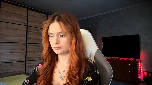 Snapshot of FoxyEmma chatting on April 2026 03:12:01 PM FoxyEmma online show from April 2026 03:12:01 PM