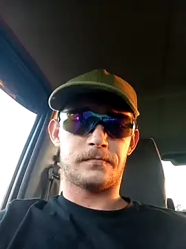 Snapshot of ekslus247 chatting on April 2026 03:45:01 PM ekslus247 online show from April 2026 03:45:01 PM