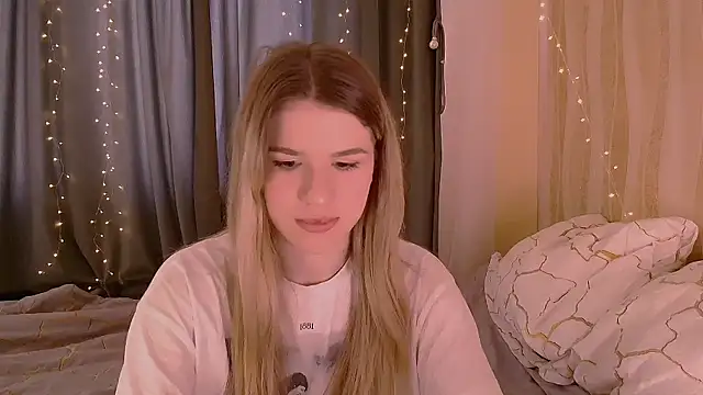 Alisa Swan  online show from May 2026 06:18:02 AM