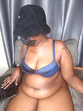 Snapshot of Tapega chatting on April 2026 01:16:02 AM Tapega online show from April 2026 01:16:02 AM