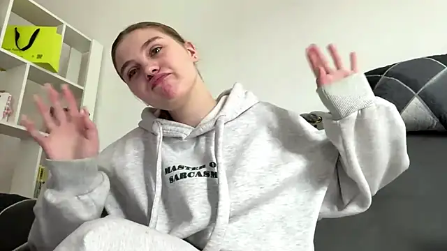 Snapshot of Delia_cute chatting on April 2026 12:42:01 PM Delia cute online show from April 2026 12:42:01 PM