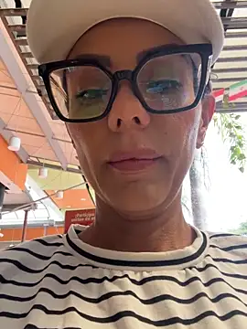 Snapshot of SofiParma chatting on May 2026 07:11:02 PM SofiParma online show from May 2026 07:11:02 PM
