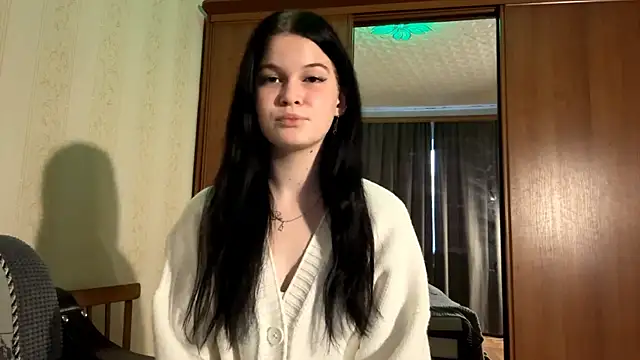 BellaLuxury online show from March 2026 03:01:01 PM