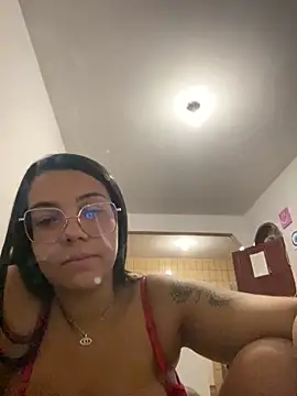 Snapshot of Deusa_Arcana chatting on April 2026 10:37:01 PM Deusa Arcana online show from April 2026 10:37:01 PM