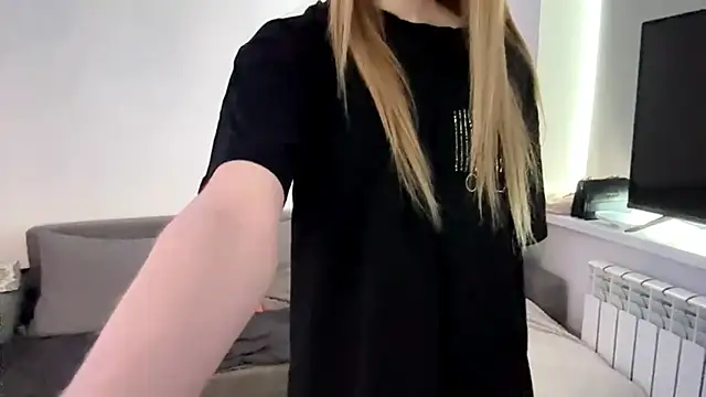 KatrineDrea online show from April 2026 02:22:01 PM