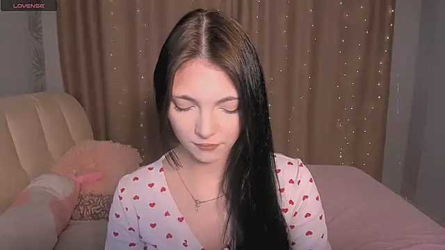 Snapshot of VelvetMelissa chatting on April 2026 04:01:01 PM VelvetMelissa online show from April 2026 04:01:01 PM