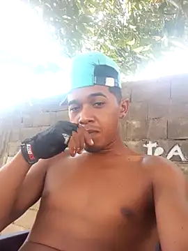 Snapshot of blackmasterpig chatting on April 2026 04:15:01 PM blackmasterpig online show from April 2026 04:15:01 PM