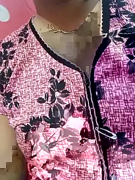 Snapshot of itz-liliroy chatting on April 2026 01:41:02 PM itz-liliroy online show from April 2026 01:41:02 PM