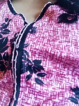 Snapshot of itz-liliroy chatting on April 2026 10:42:01 AM itz-liliroy online show from April 2026 10:42:01 AM