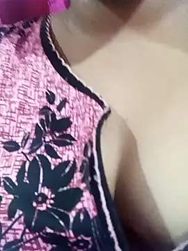 Snapshot of itz-liliroy chatting on April 2026 04:01:01 PM itz-liliroy online show from April 2026 04:01:01 PM