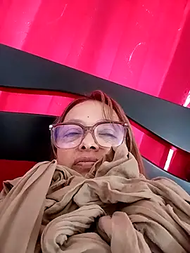 Snapshot of QUEEN_TABOO chatting on April 2026 05:32:02 PM QUEEN TABOO online show from April 2026 05:32:02 PM