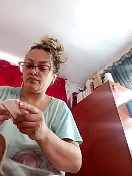 Snapshot of QUEEN_TABOO chatting on April 2026 05:25:01 PM QUEEN TABOO online show from April 2026 05:25:01 PM