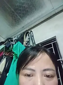 Snapshot of -Hami- chatting on May 2026 02:45:01 PM -Hami- online show from May 2026 02:45:01 PM