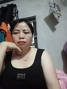 Snapshot of -Hami- chatting on May 2026 07:15:01 AM -Hami- online show from May 2026 07:15:01 AM
