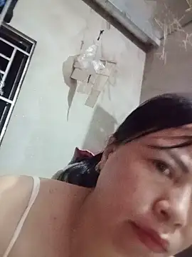 Snapshot of -Hami- chatting on May 2026 06:05:02 PM -Hami- online show from May 2026 06:05:02 PM