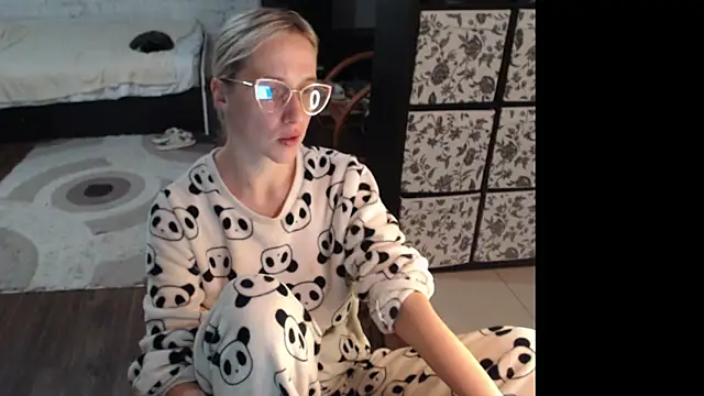 Snapshot of Sweet_hot_shrmp chatting on June 2026 03:25:01 AM Sweet hot shrmp online show from June 2026 03:25:01 AM