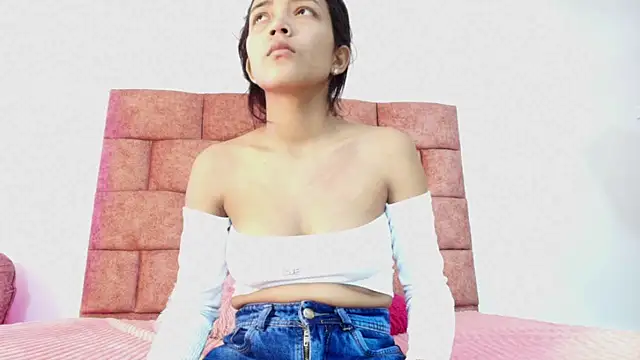 Snapshot of Emily_Gross chatting on April 2026 02:56:01 PM Emily Gross online show from April 2026 02:56:01 PM