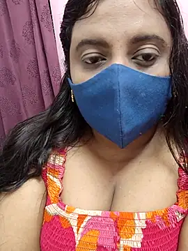 Tami-sonia online show from April 2026 05:57:01 PM