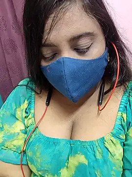 Tami-sonia online show from April 2026 06:25:02 PM