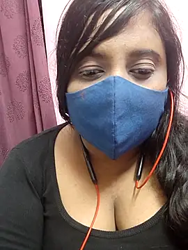 Tami-sonia online show from April 2026 07:58:02 PM